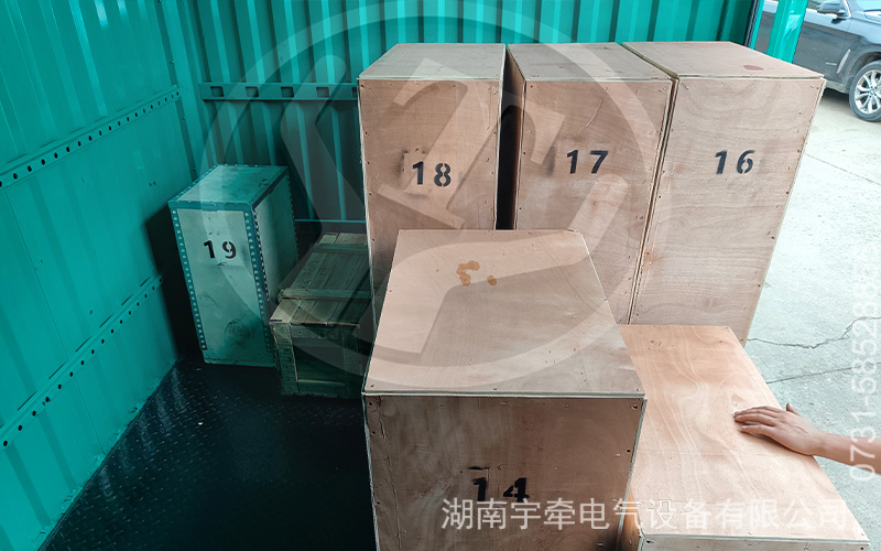 礦用電機(jī)車配件出口海外 4.jpg