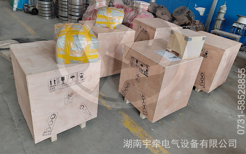 礦用井下電機(jī)車配件出口 3.jpg