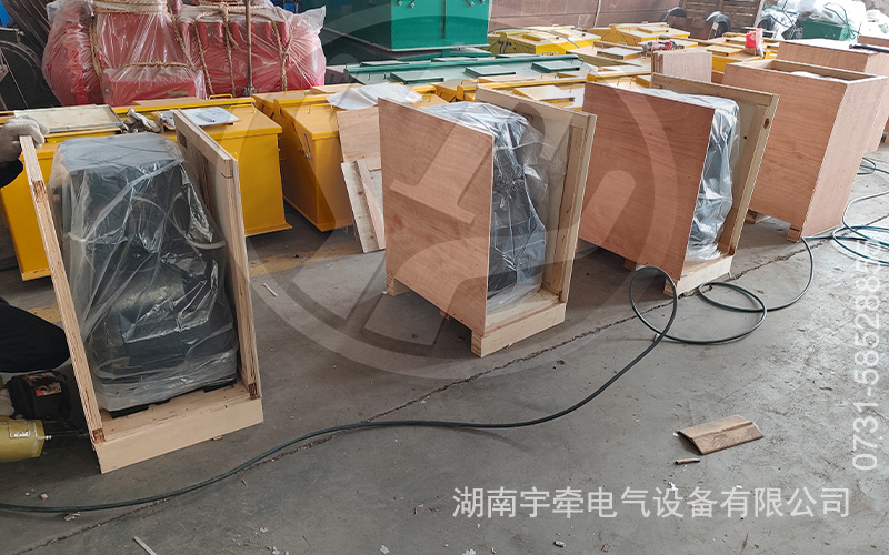 礦用井下電機車配件出口海外 3.jpg